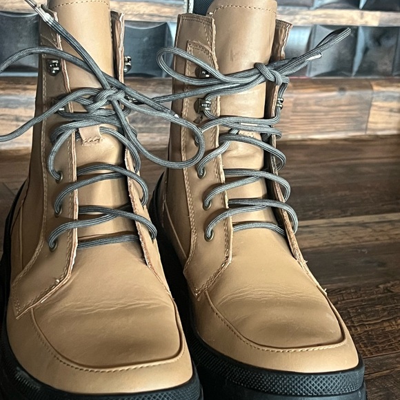 Sorel Shoes - Sorel Tan Lace-Up Boots with Black Soles